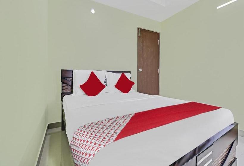 בית מלון כפרי Oyo 47579 Gn Residency