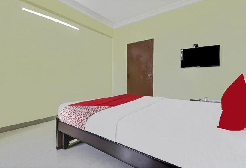 בית מלון כפרי Oyo 47579 Gn Residency