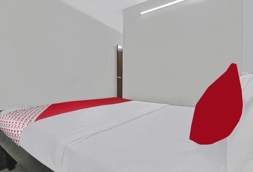 ホテル Oyo 47579 Gn Residency