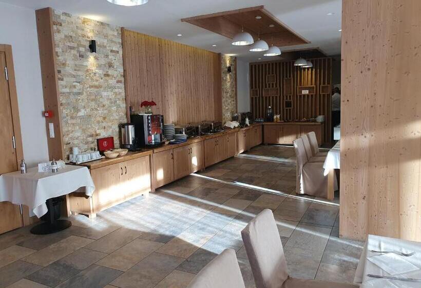 Monte Cervo Bio Hotel & Spa