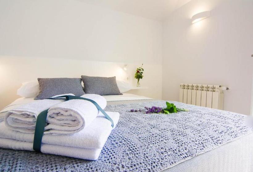 פנסיון Casa Adro