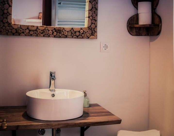 پانسیون Hostal Rural Sant Climent