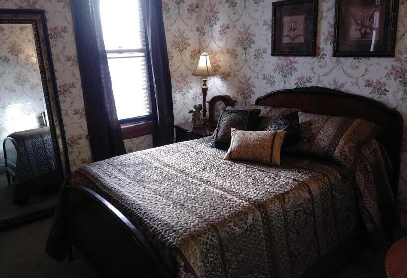 مبيت وإفطار The Thayer