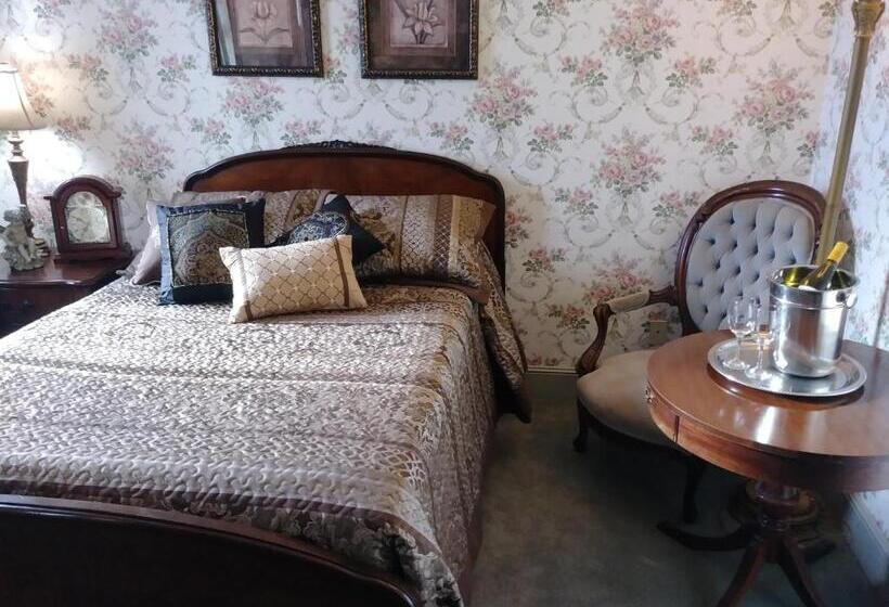 مبيت وإفطار The Thayer