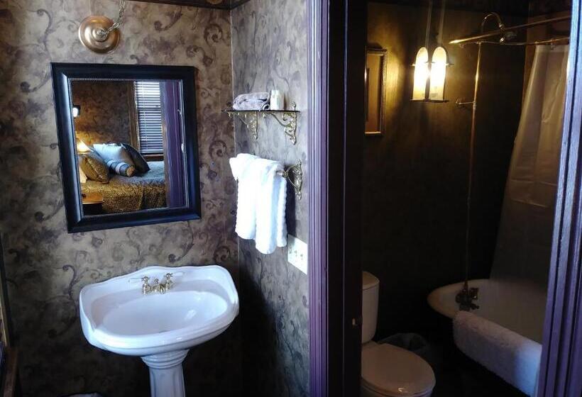 مبيت وإفطار The Thayer