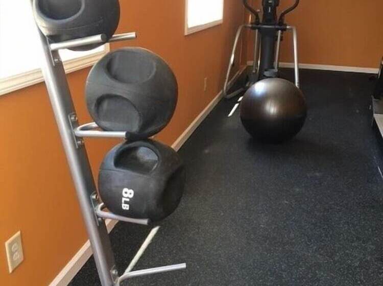 Days Inn By Wyndham Queensbury/lake George