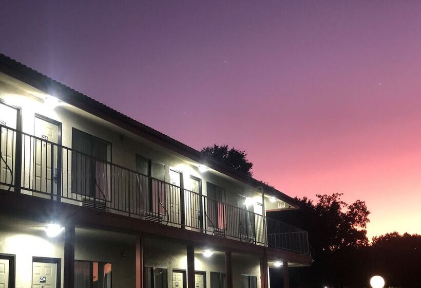 ホテル Atascadero Inn