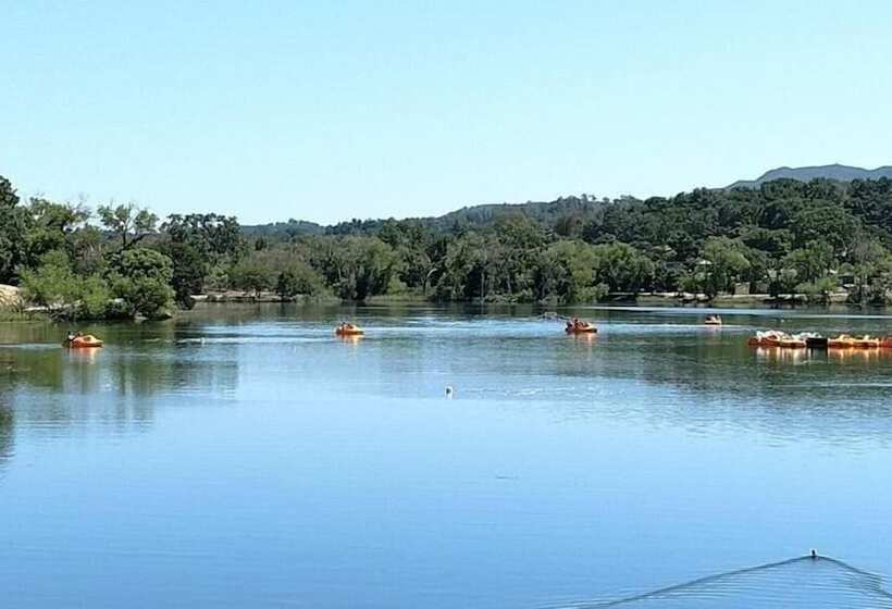 ホテル Atascadero Inn