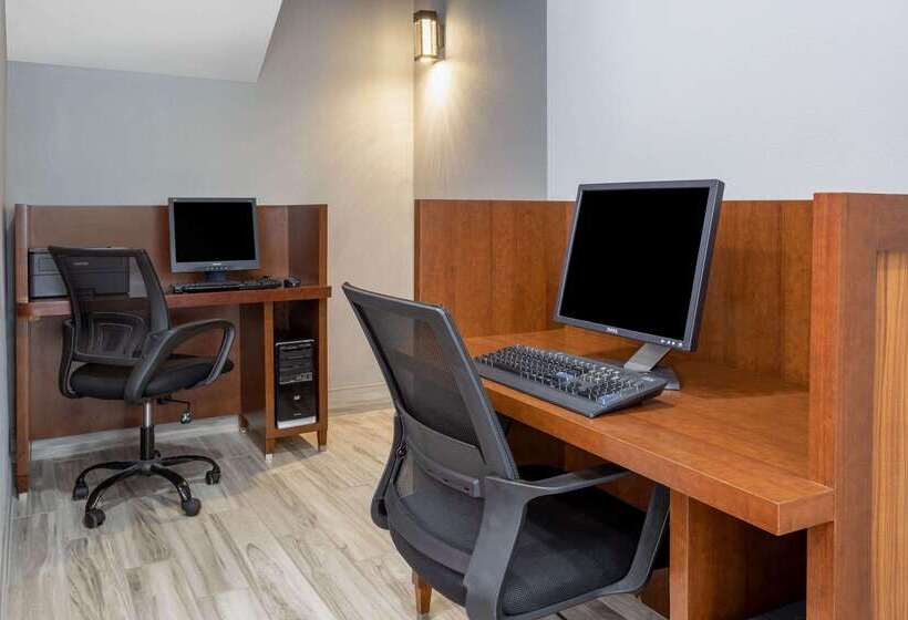 ホテル Baymont By Wyndham Rochester Mayo Clinic Area