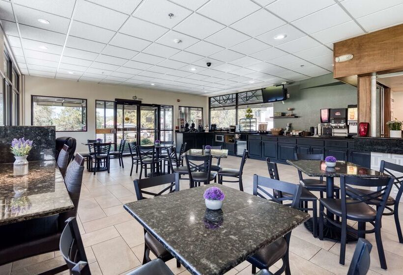 Отель Best Western Alpenglo Lodge