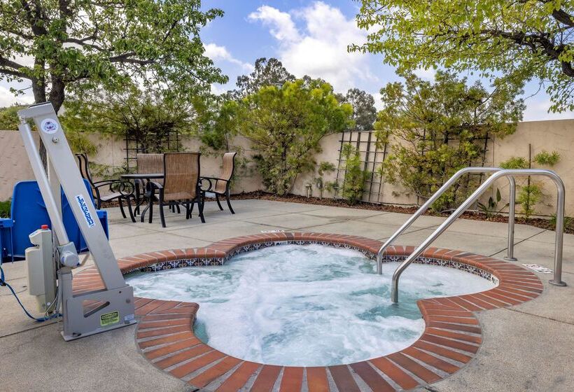 هتل Best Western Plus Thousand Oaks Inn