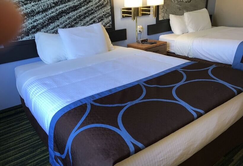 Boarders Inn & Suites By Cobblestone Hotels Waterloo Cedar Falls