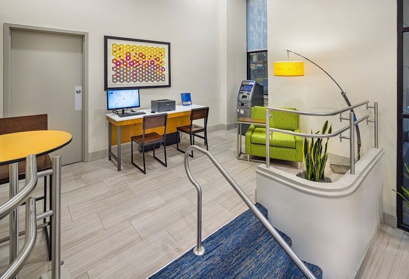 בית מלון כפרי Holiday Inn Express & Suites Atlanta Downtown, An Ihg