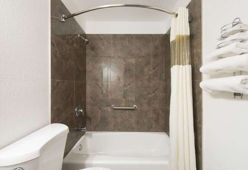 فندق Knights Inn  Ferguson Mo