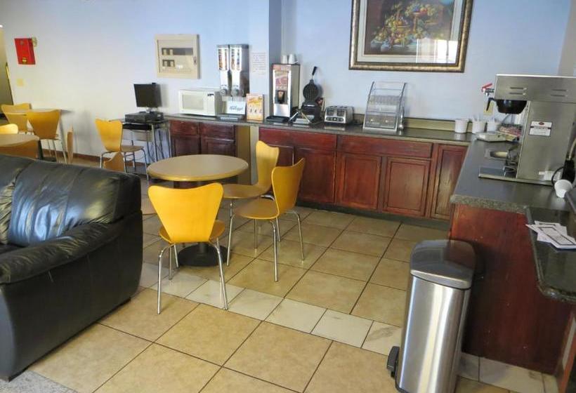 Отель Knights Inn Memphis At Macon Cove