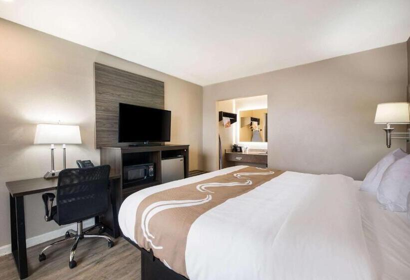 Отель Quality Inn