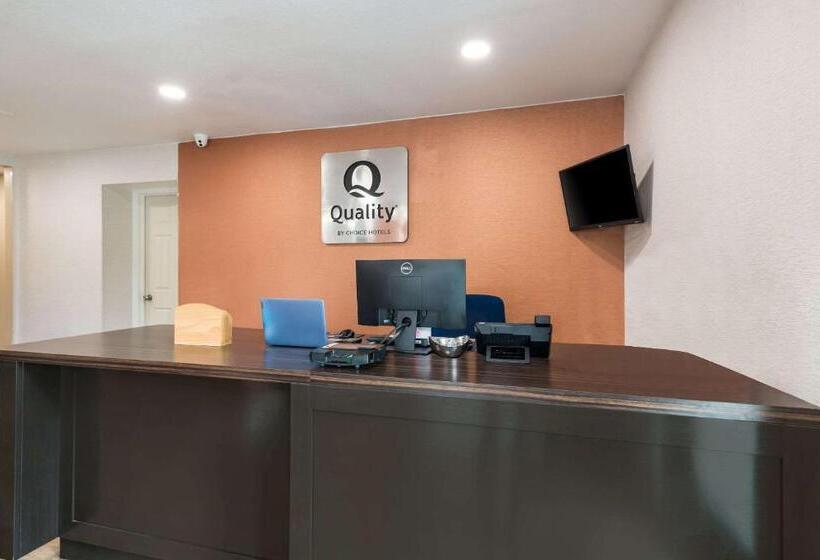 Отель Quality Inn