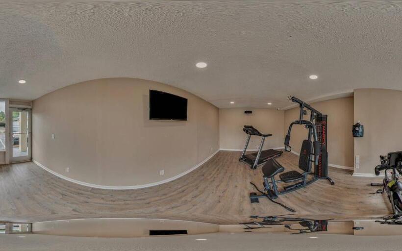 Отель Quality Inn