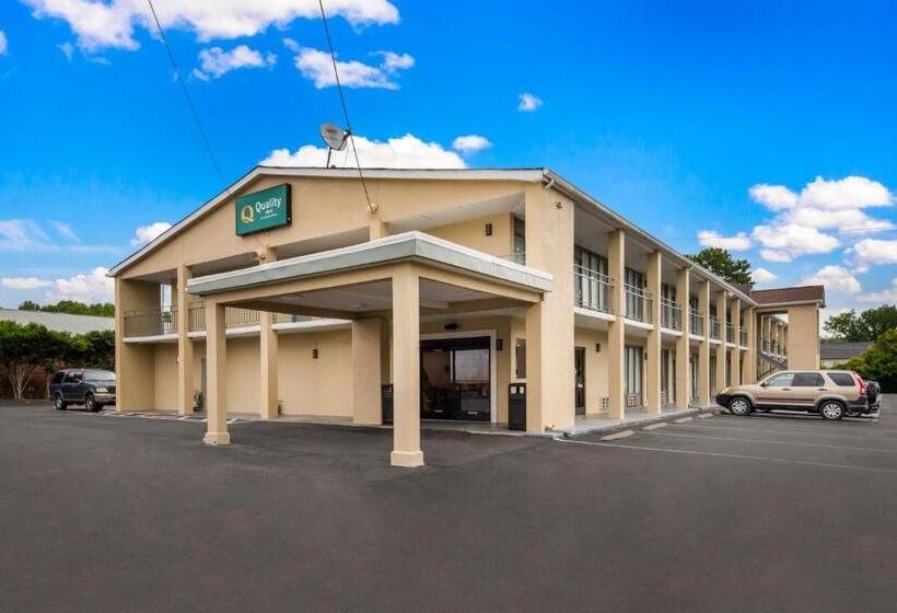 Отель Quality Inn