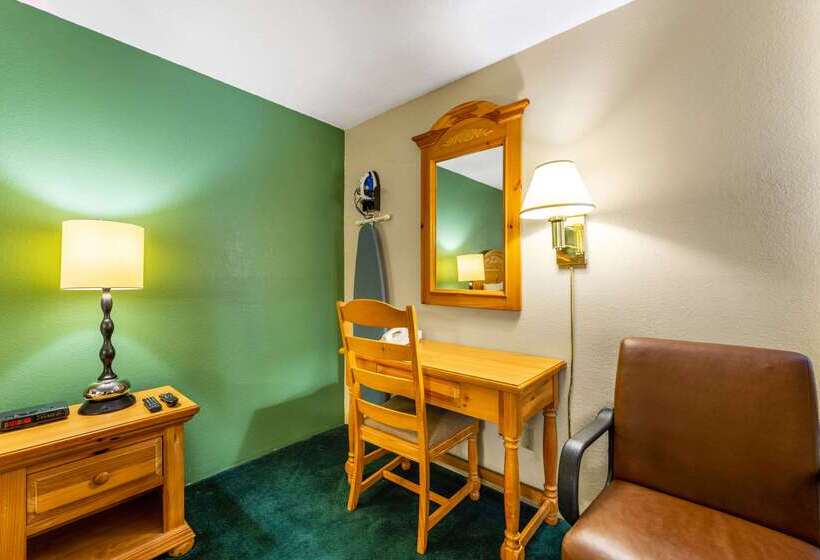 فندق Rodeway Inn