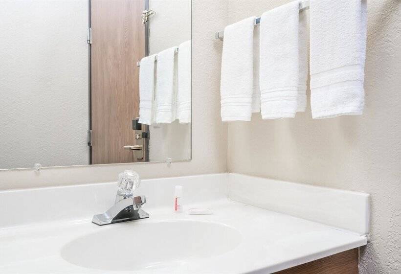 فندق Rodeway Inn