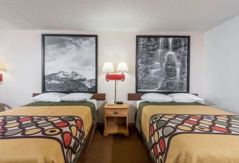 فندق Super 8 By Wyndham Bridgeport/clarksburg Area