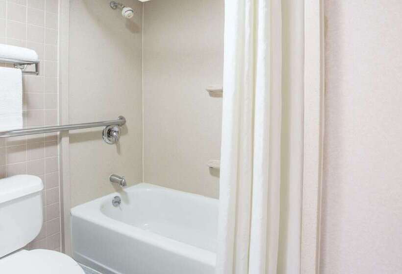 ホテル Super 8 By Wyndham Camp Springs/andrews Afb Dc Area