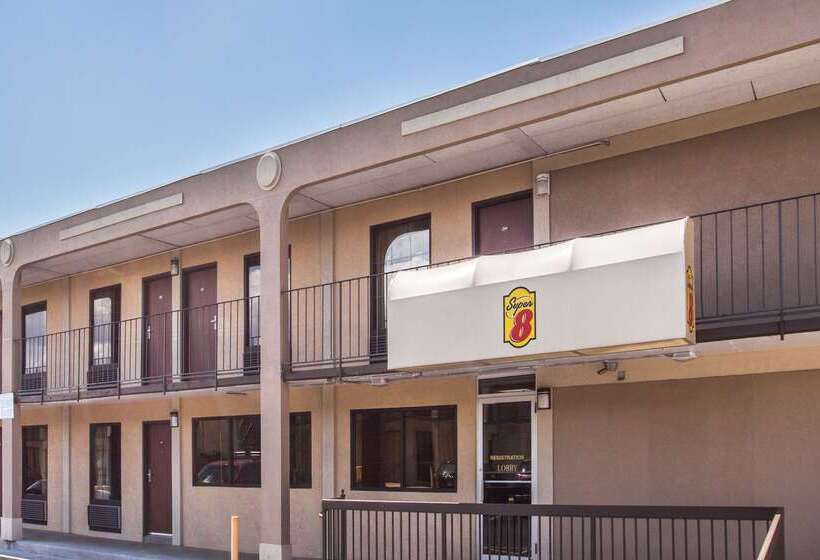 ホテル Super 8 By Wyndham Camp Springs/andrews Afb Dc Area