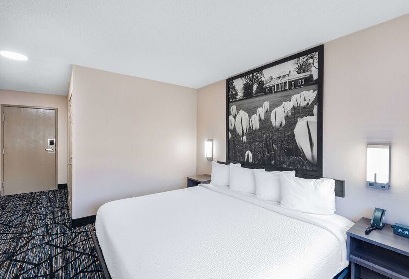 Отель Super 8 By Wyndham Charlottesville