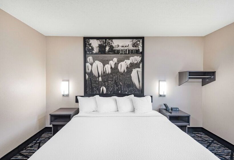 Отель Super 8 By Wyndham Charlottesville