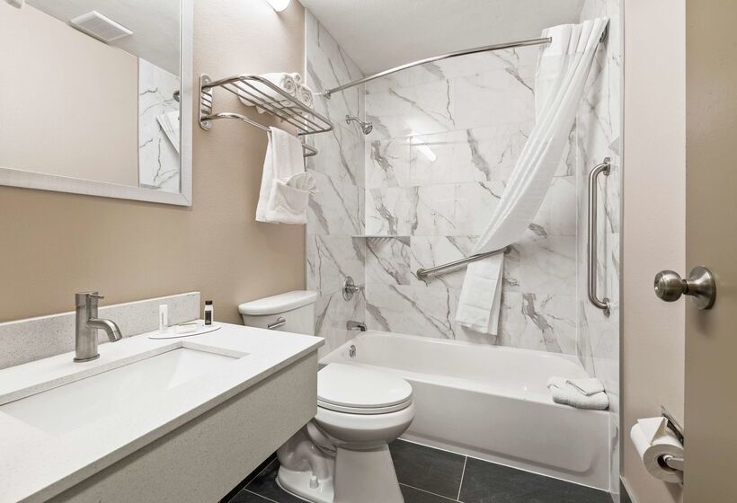 Отель Super 8 By Wyndham Charlottesville