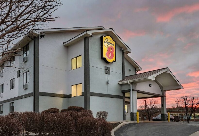 Отель Super 8 By Wyndham Charlottesville