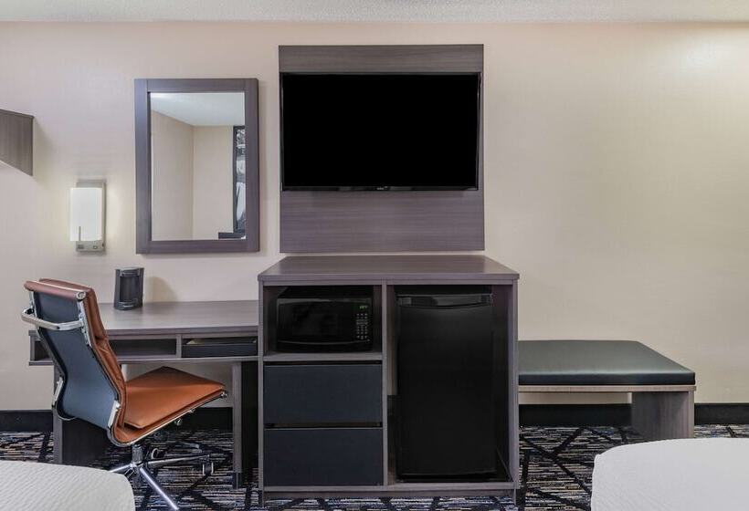 Отель Super 8 By Wyndham Charlottesville