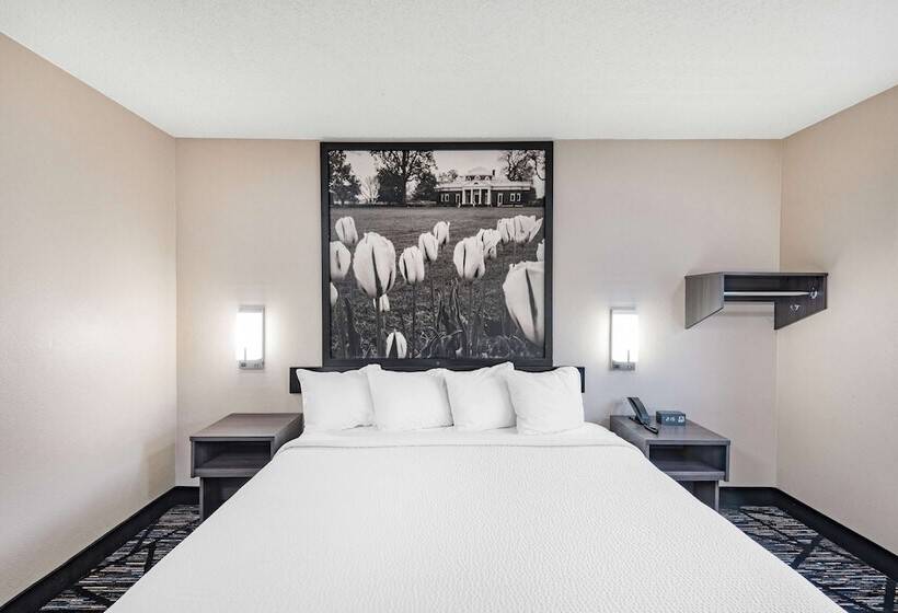 Отель Super 8 By Wyndham Charlottesville