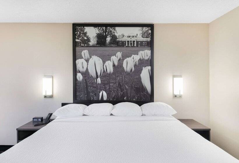 Отель Super 8 By Wyndham Charlottesville