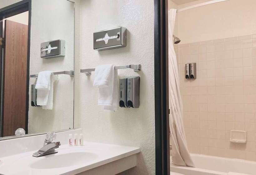 בית מלון כפרי Super 8 By Wyndham Colorado Springs/afa Area