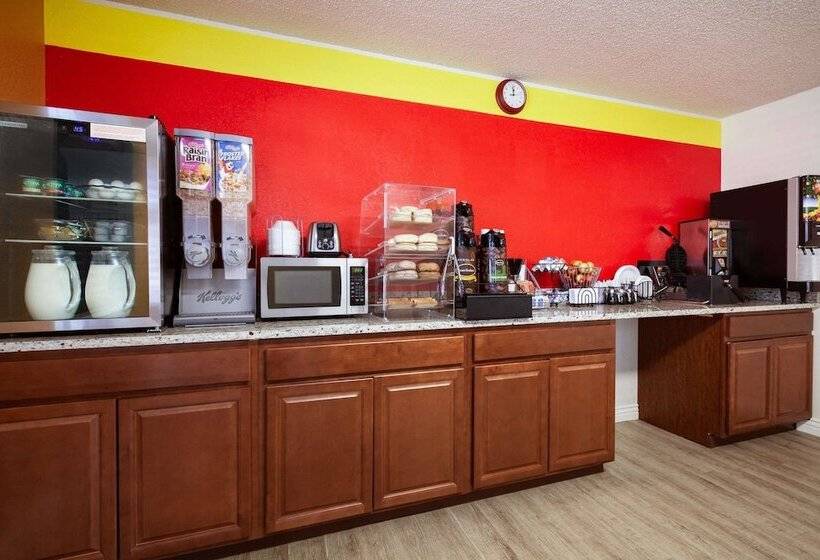 בית מלון כפרי Super 8 By Wyndham Colorado Springs/afa Area