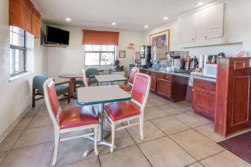 בית מלון כפרי Super 8 By Wyndham Colorado Springs/afa Area