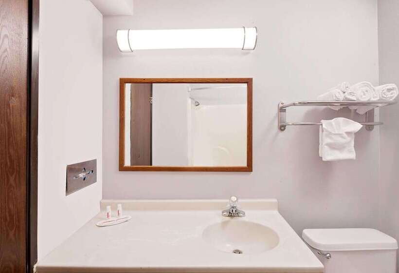 فندق Super 8 By Wyndham Fayetteville