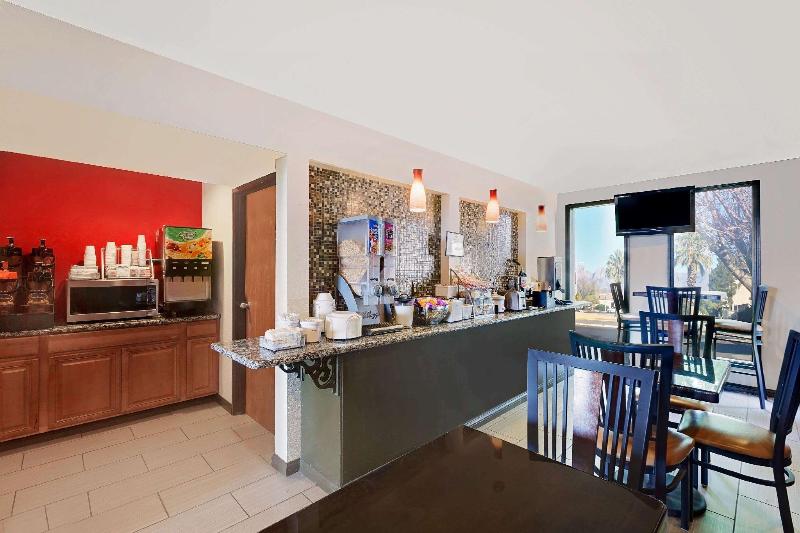 فندق Super 8 By Wyndham Fayetteville