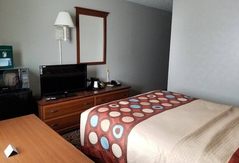 فندق Super 8 By Wyndham Gillette