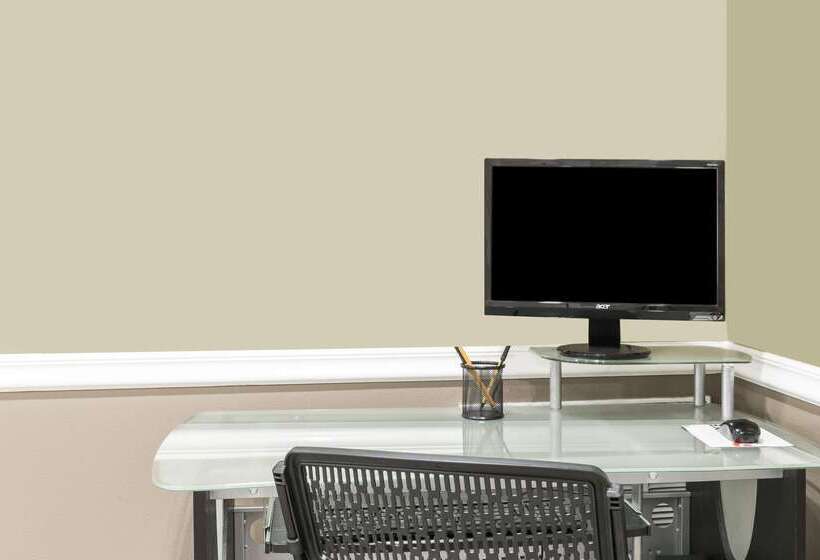 酒店 Super 8 By Wyndham Houston/nasa