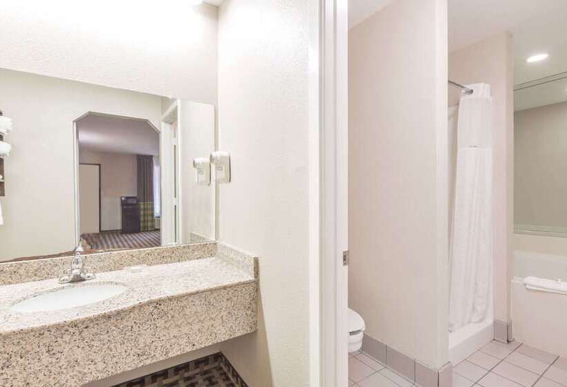 酒店 Super 8 By Wyndham Houston/nasa