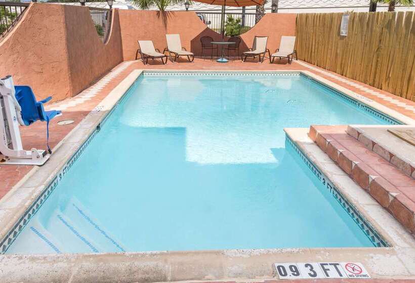 酒店 Super 8 By Wyndham Houston/nasa