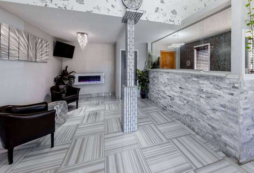 فندق Super 8 By Wyndham Kansas City At Barry Road/airport