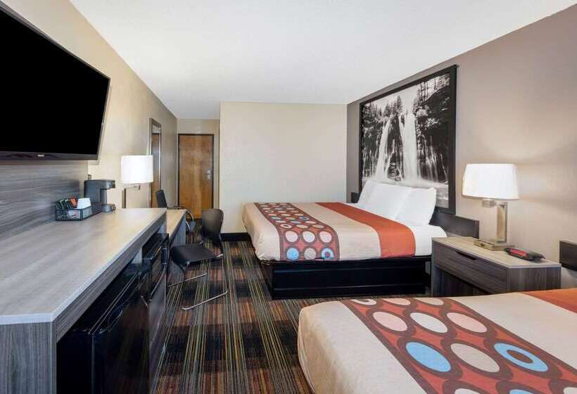 فندق Super 8 By Wyndham Kansas City At Barry Road/airport