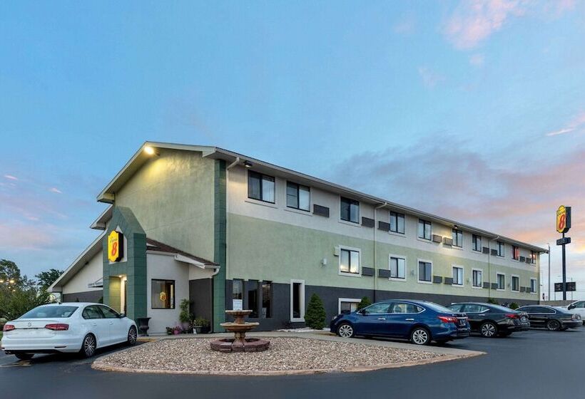 فندق Super 8 By Wyndham Kansas City At Barry Road/airport