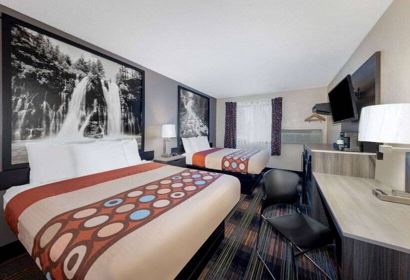 فندق Super 8 By Wyndham Kansas City At Barry Road/airport