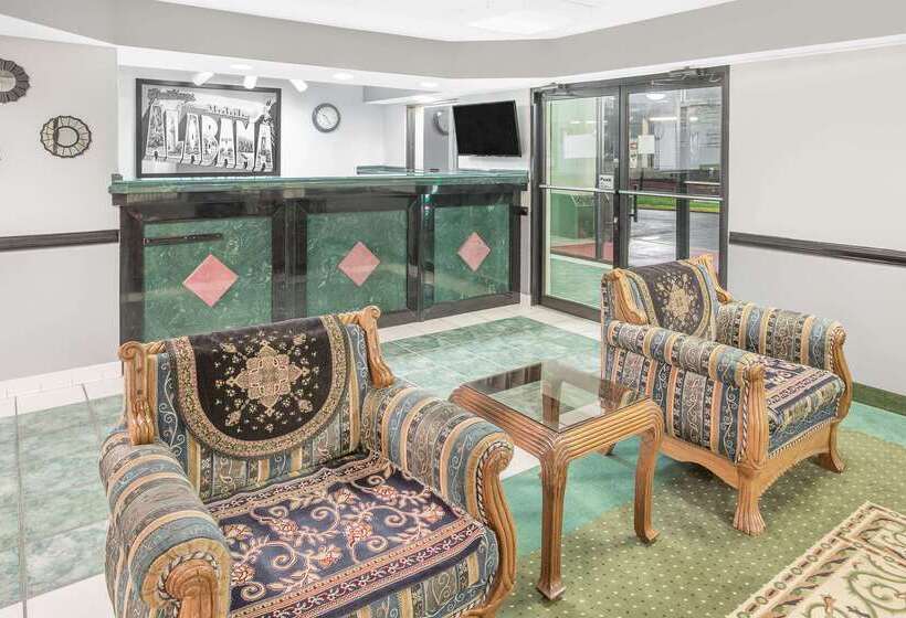 ホテル Super 8 By Wyndham Mobile