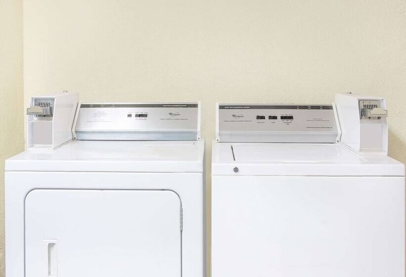 ホテル Super 8 By Wyndham Mobile